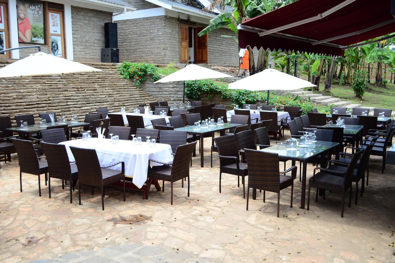Koi Koi, Fort Portal Kasusu Exterior foto